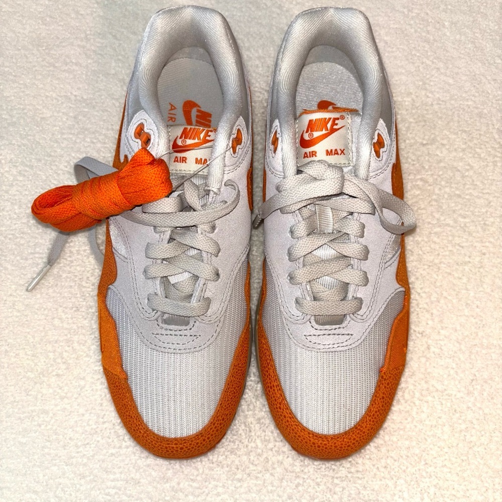 NIB Nike Air Max Orange Sneakers